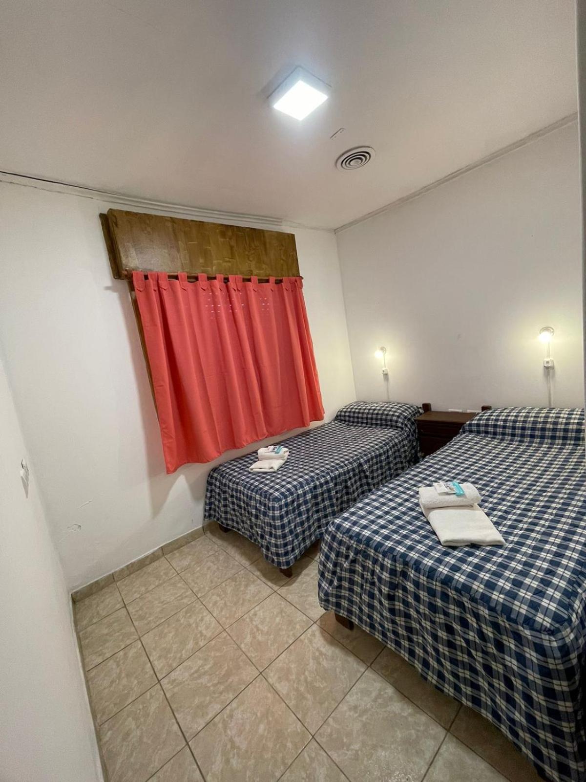 Hostel Danny El Calafate Exterior foto